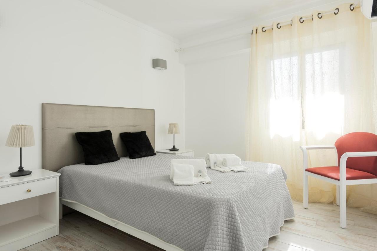 Chantal Apartment - Near The Beach - Quarteira Exteriör bild