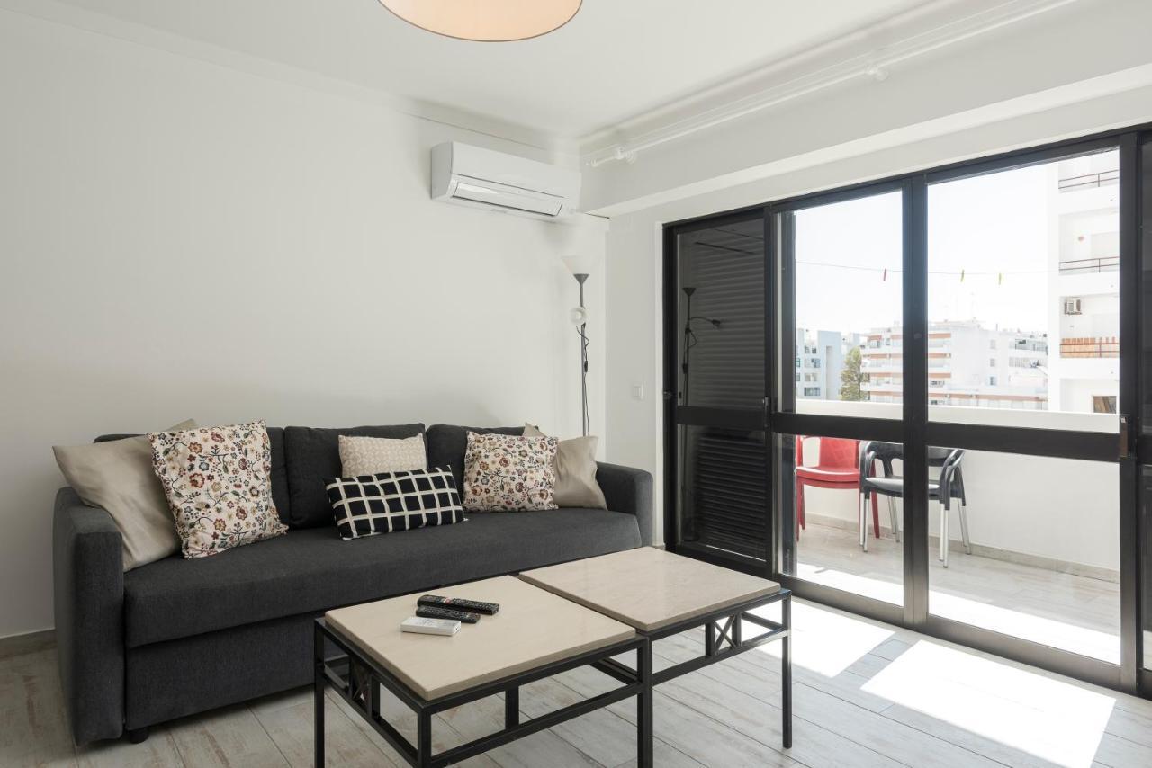 Chantal Apartment - Near The Beach - Quarteira Exteriör bild